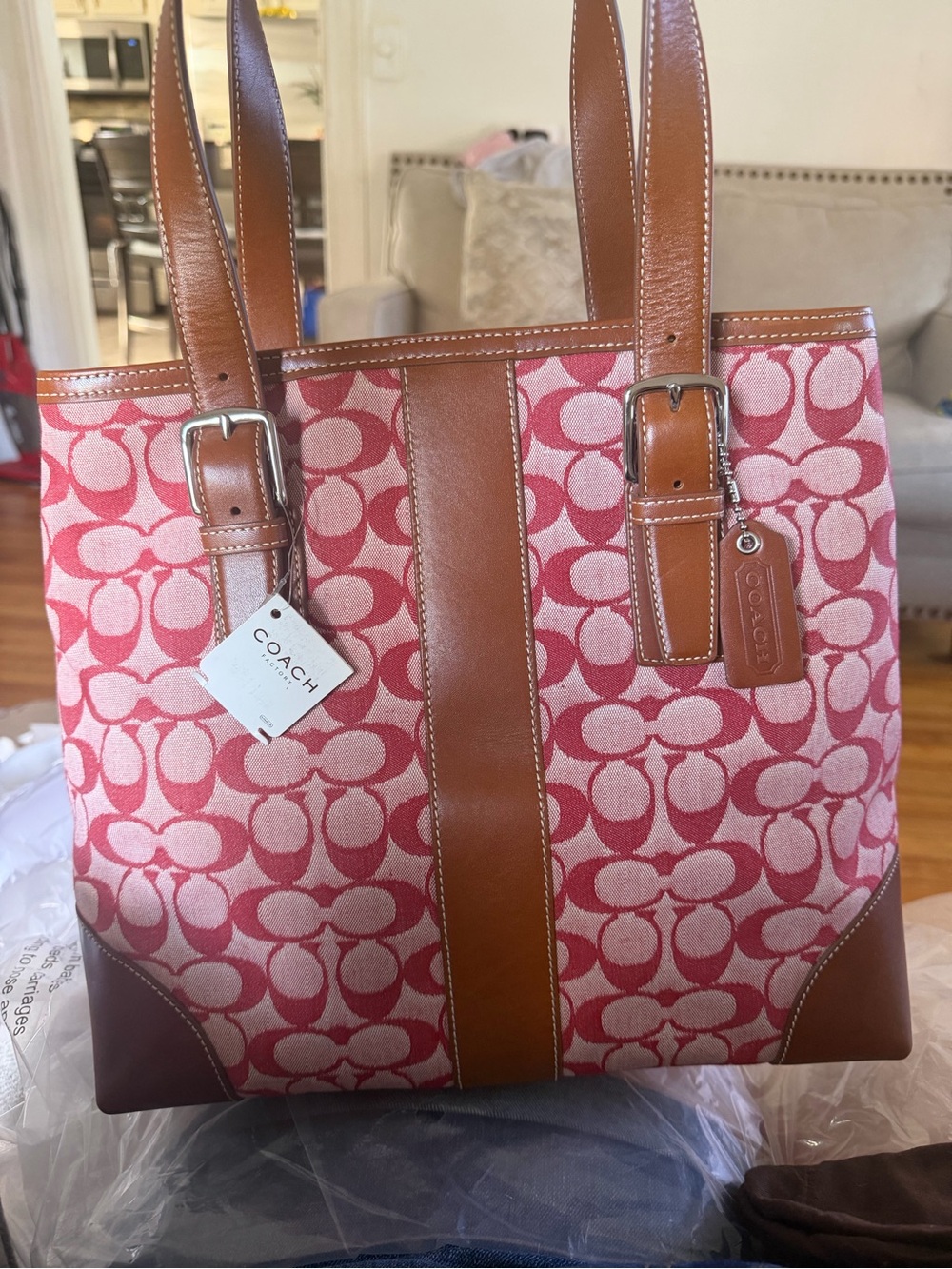 COACH-VINTAGE HAMPTONS SIGNATURE CANVAS & BROWN LEATHER TOTE•NWT NEVER WORN! :)